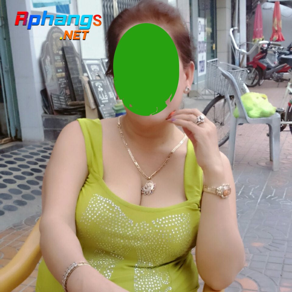 Ngoc_Tuyet_Son_Trang_Masked.jpg