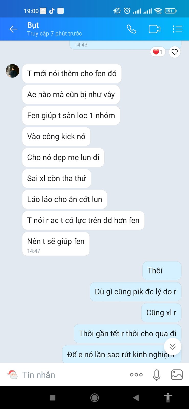 Screenshot_2022-12-25-19-00-12-099_com.zing.zalo.jpg