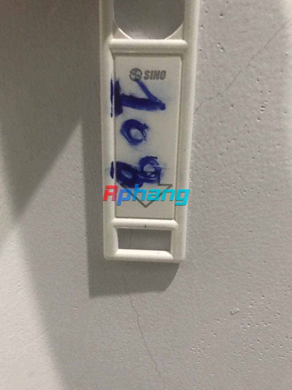 1HFH8S34F_AQ9DEP.jpeg