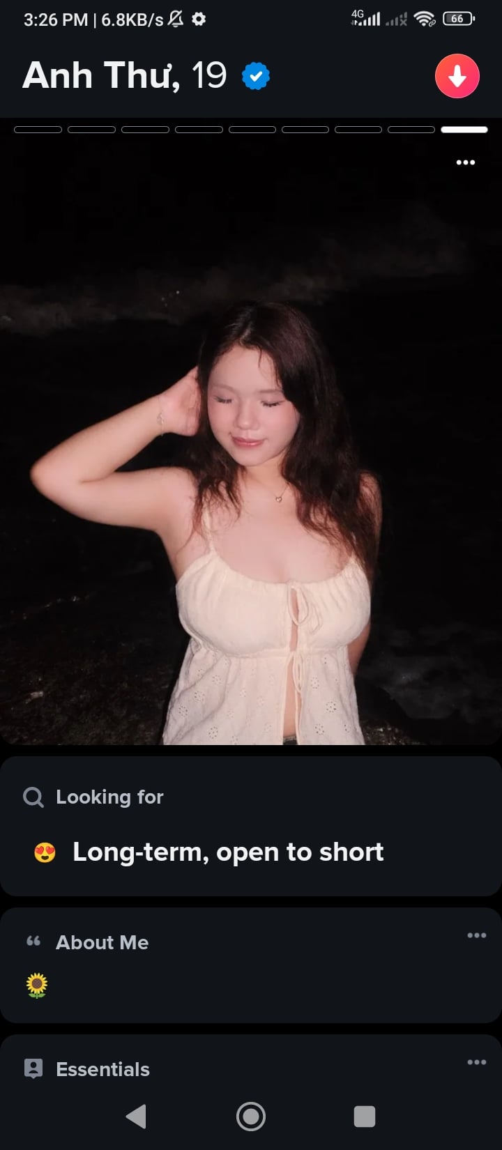Screenshot_2025-10-22-15-26-43-083_com.tinder.jpg