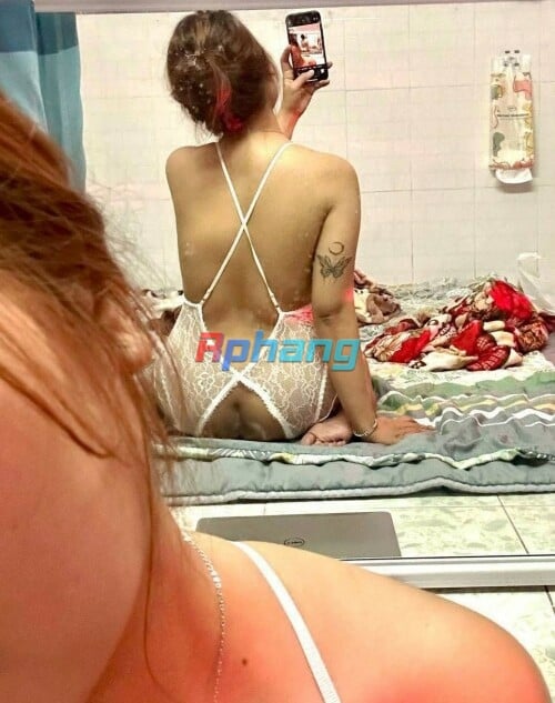 em-ny-chuppy-thich-cu-cuoi-ngua-ra-nuoc-trang-xoa-hinh-035f0203ace21b75da.md.jpg