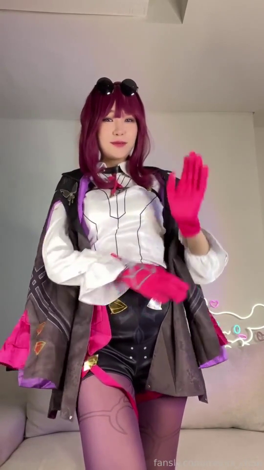 Cosplayer-Meriol-Chan-Ke-Ai-Xin-Jia-Po-Mei-OnlyFans-Fansly-Videos-Collection-MissKON.com-029.jpg