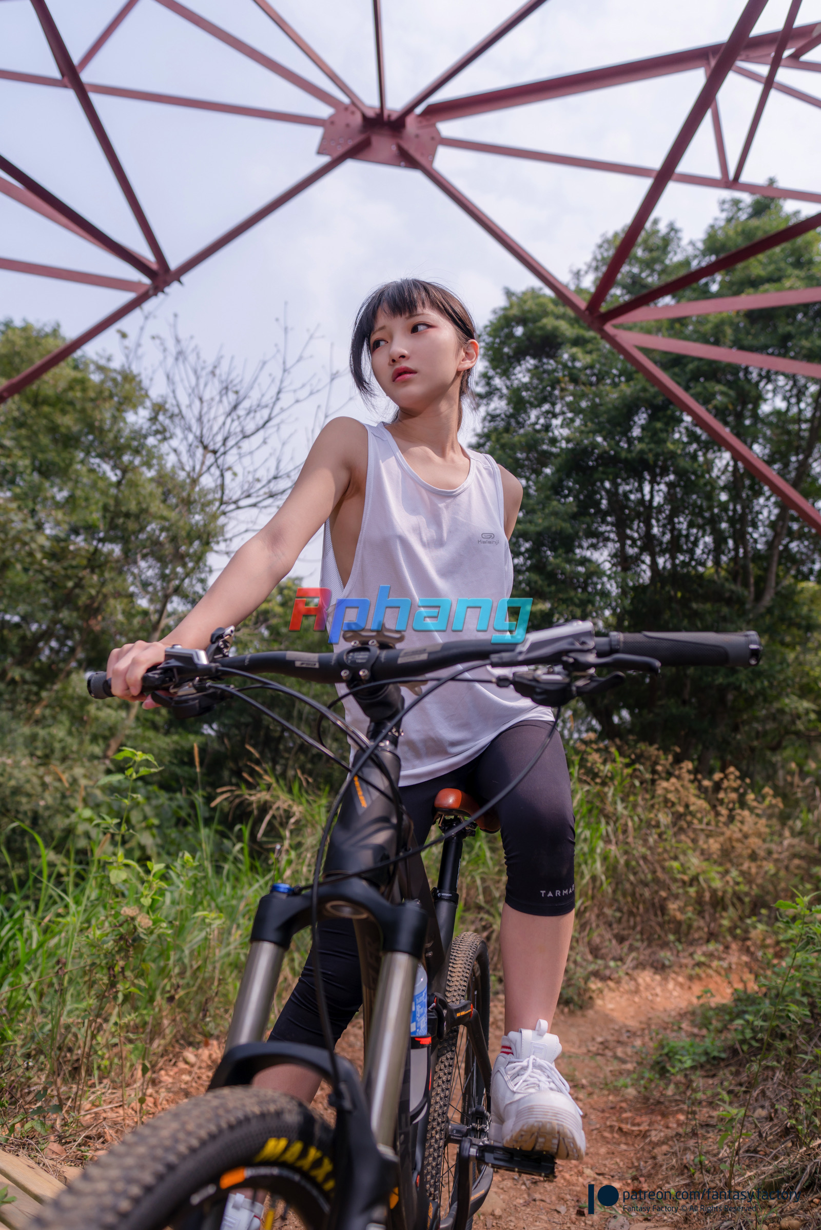 Fantasy Factory - 小丁 (Xiao Ding) - Mountain Bike (5).jpg