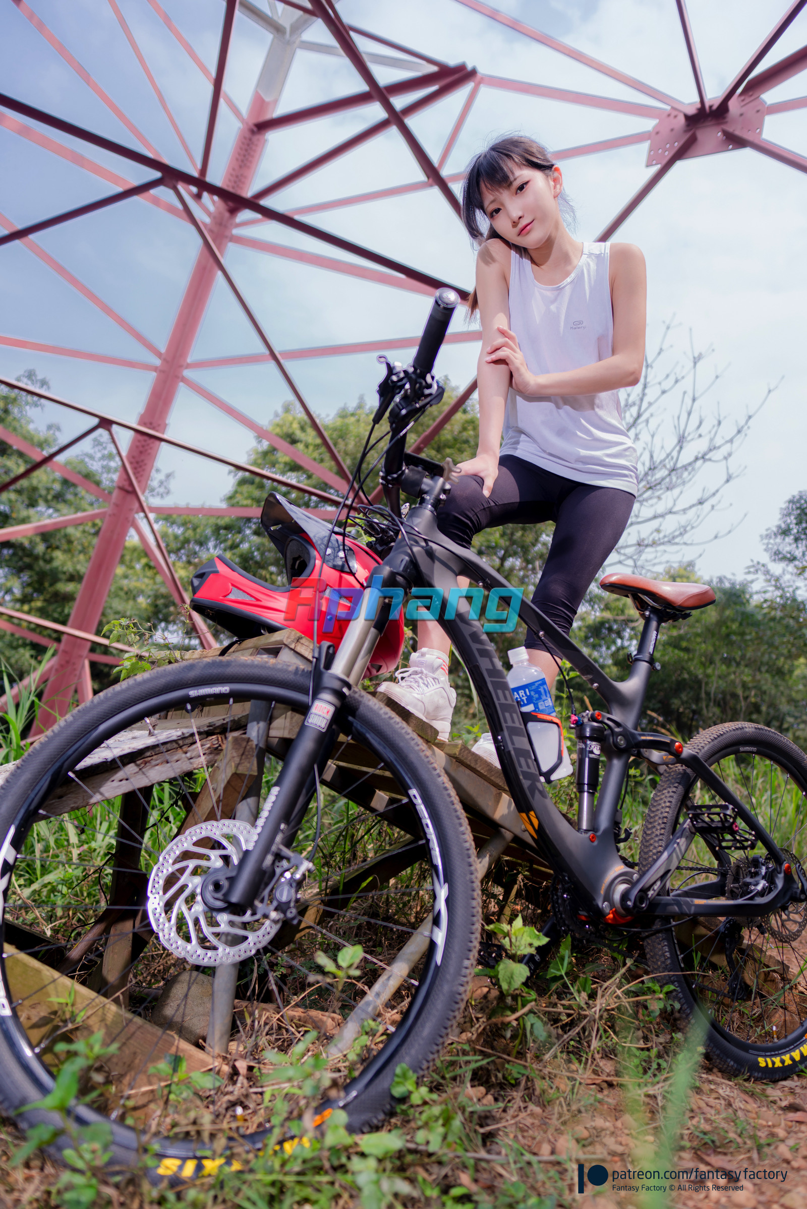 Fantasy Factory - 小丁 (Xiao Ding) - Mountain Bike (4).jpg