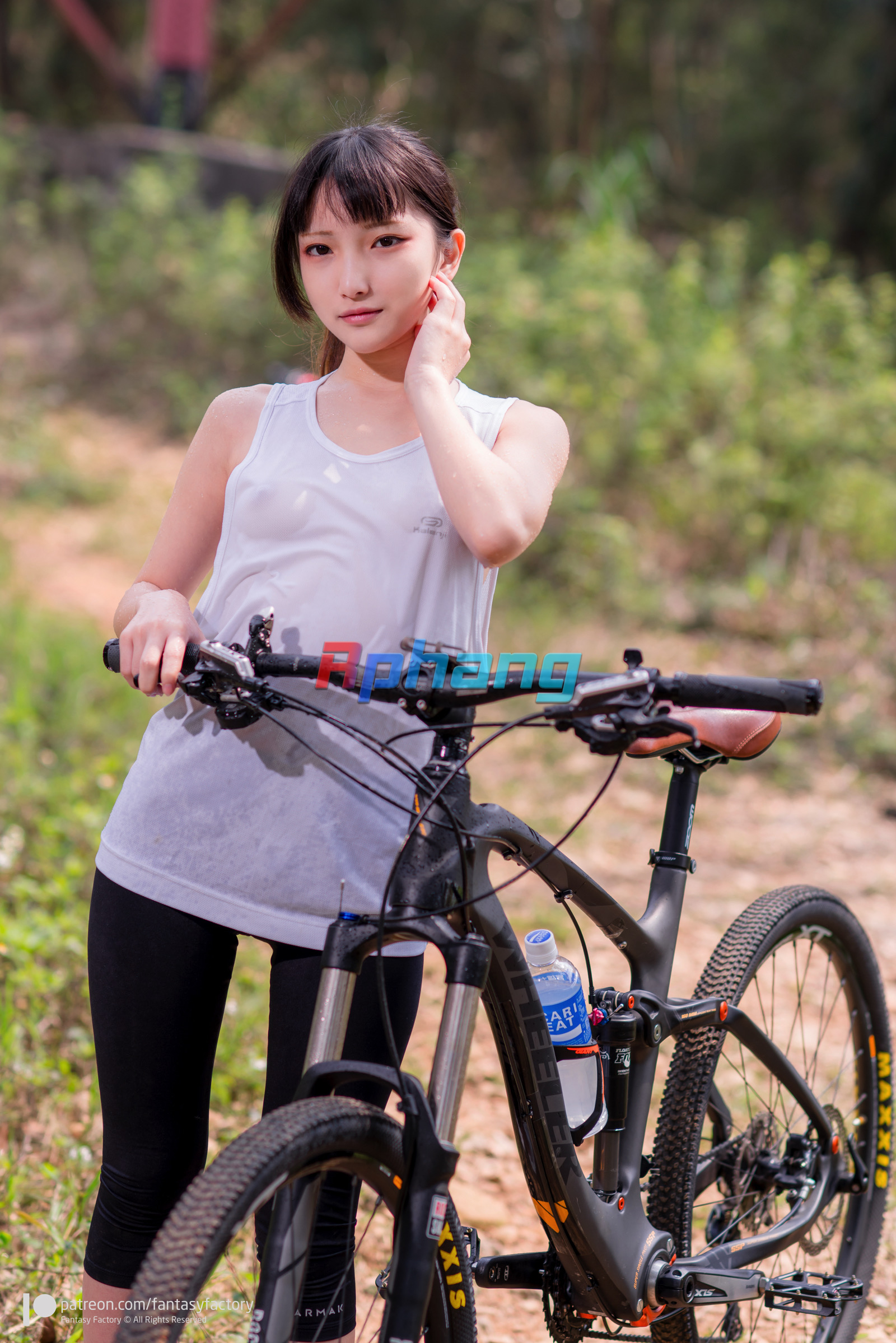 Fantasy Factory - 小丁 (Xiao Ding) - Mountain Bike (11).jpg
