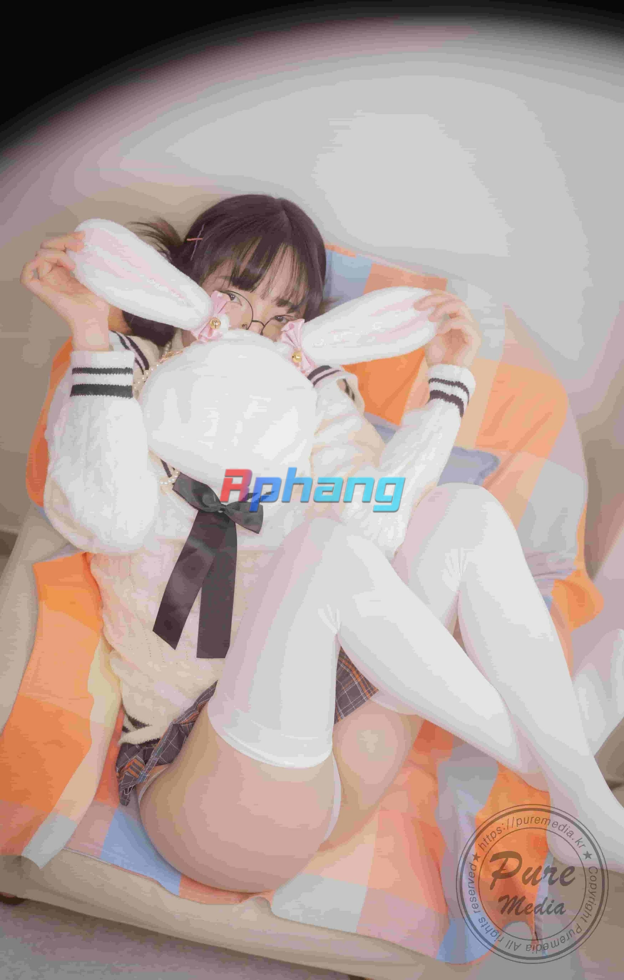 Pure Media - Jelly (젤리) - Girl Trapped In A Rooftop Room (7).jpg