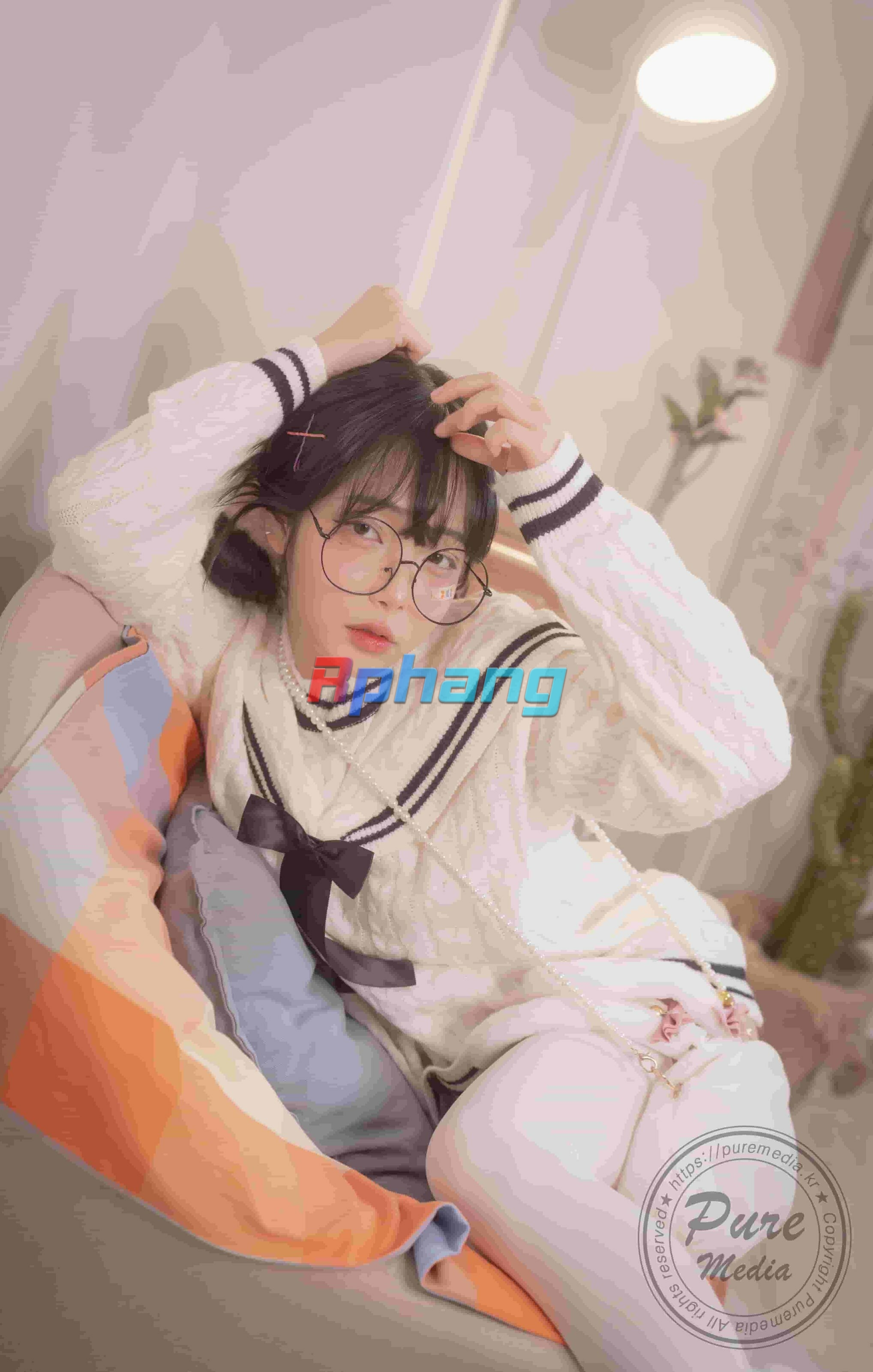 Pure Media - Jelly (젤리) - Girl Trapped In A Rooftop Room (22).jpg
