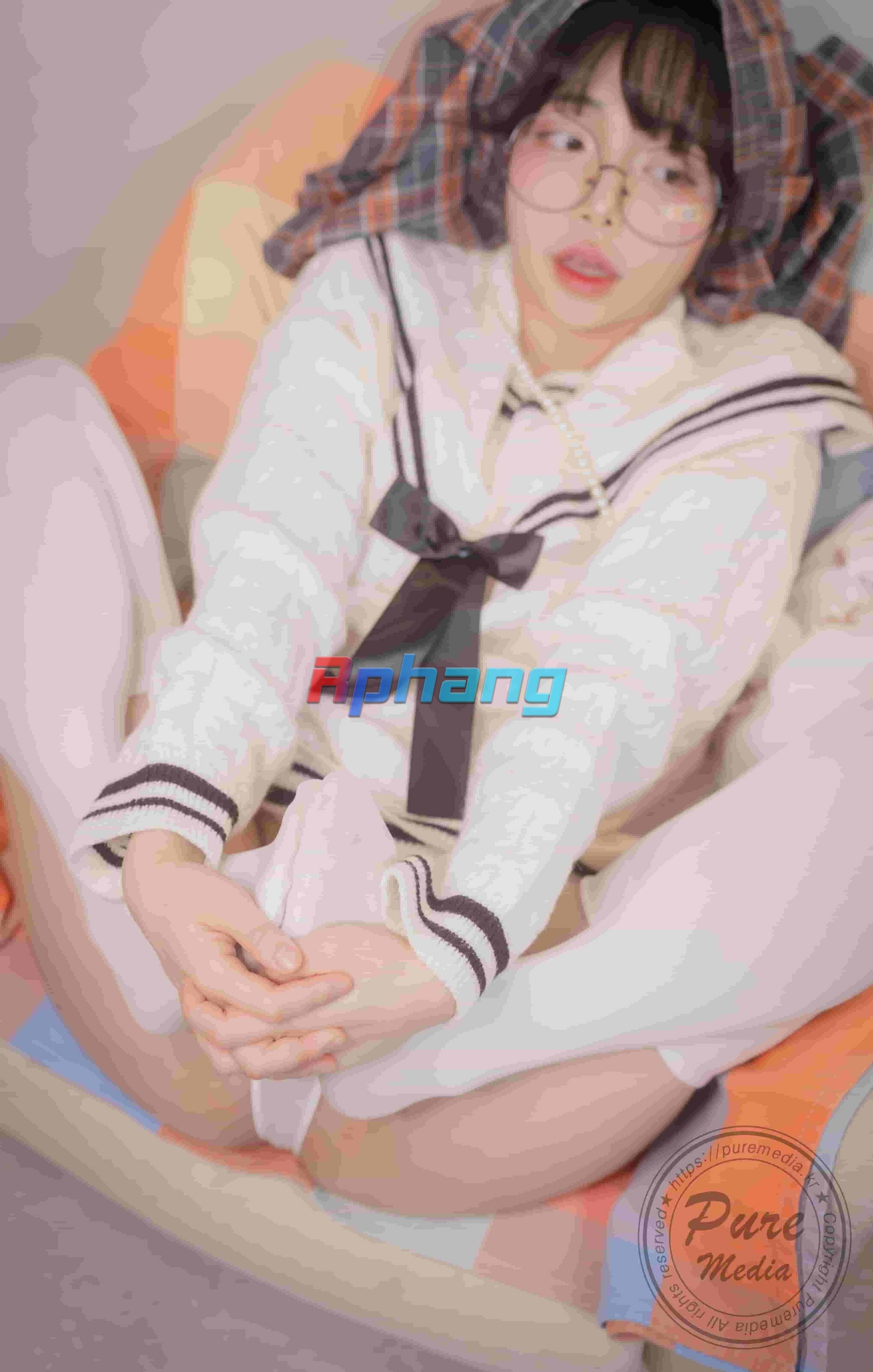 Pure Media - Jelly (젤리) - Girl Trapped In A Rooftop Room (36).jpg
