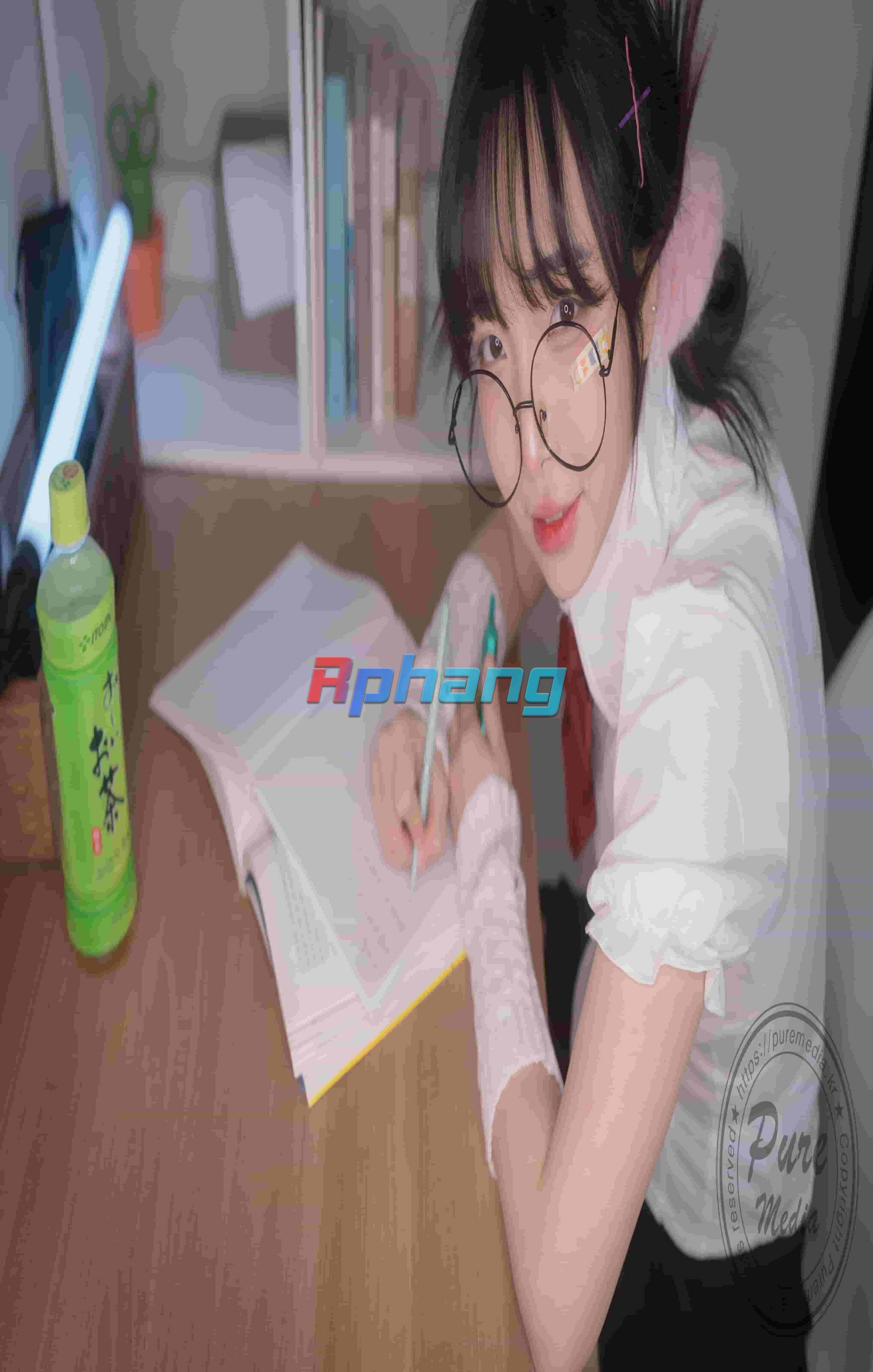 Pure Media - Jelly (젤리) - Girl Trapped In A Rooftop Room (70).jpg