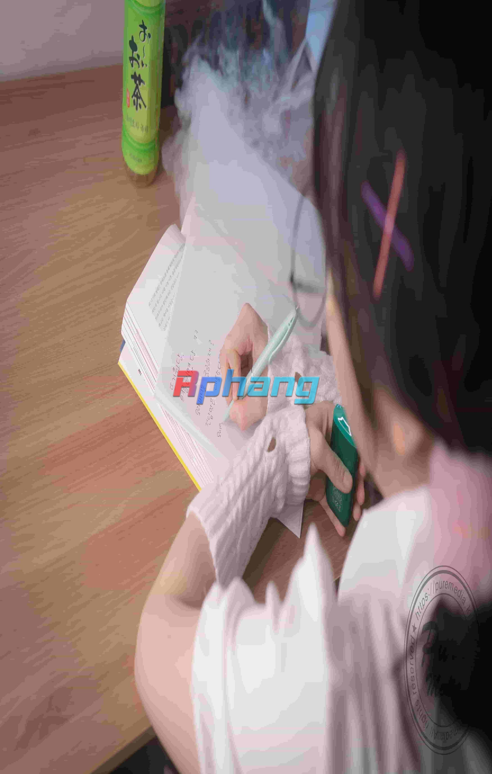 Pure Media - Jelly (젤리) - Girl Trapped In A Rooftop Room (71).jpg