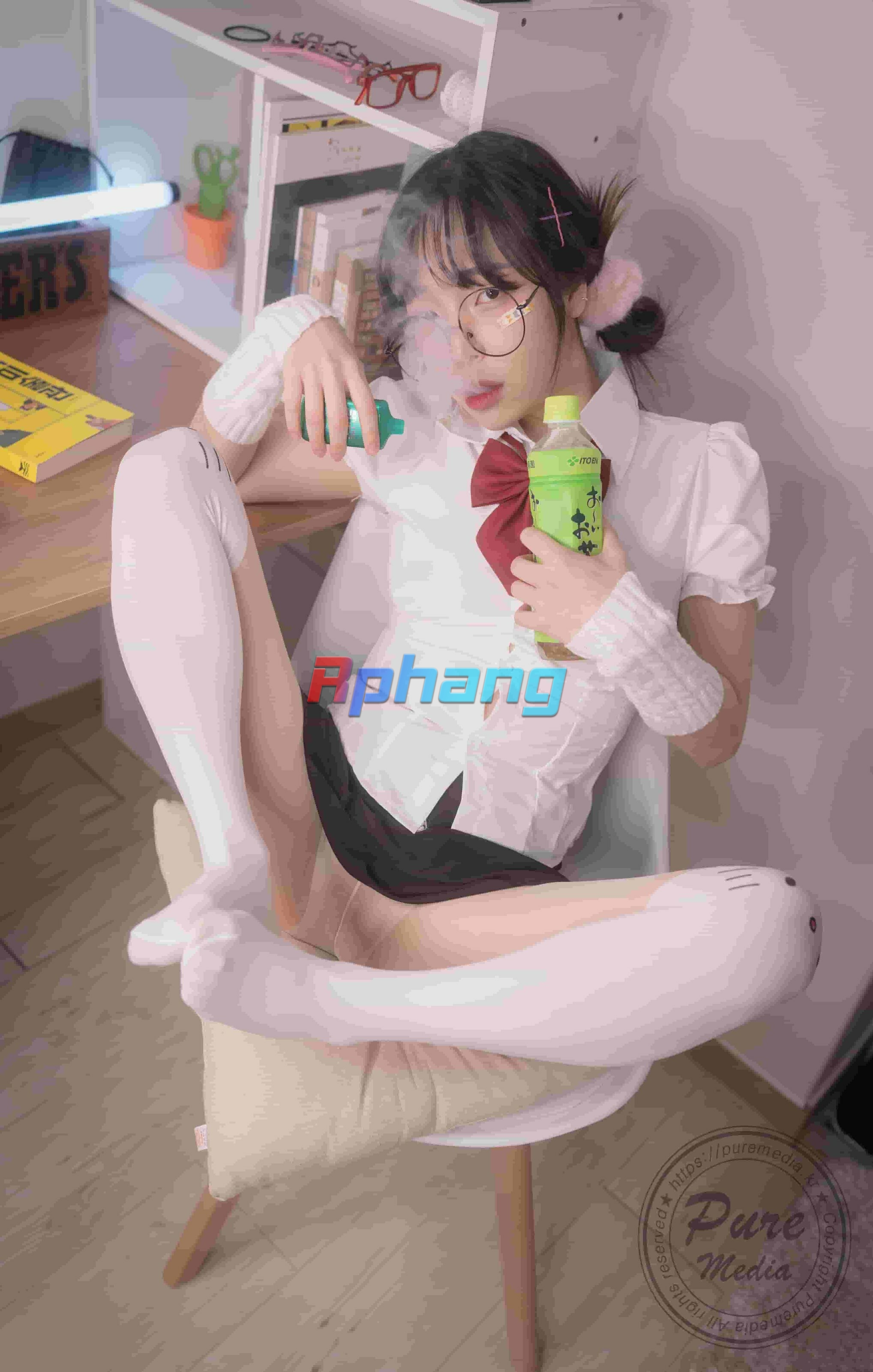 Pure Media - Jelly (젤리) - Girl Trapped In A Rooftop Room (73).jpg