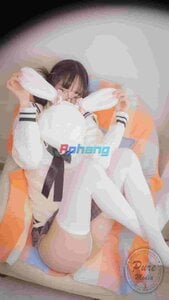 Pure Media - Jelly (젤리) - Girl Trapped In A Rooftop Room (7).jpg